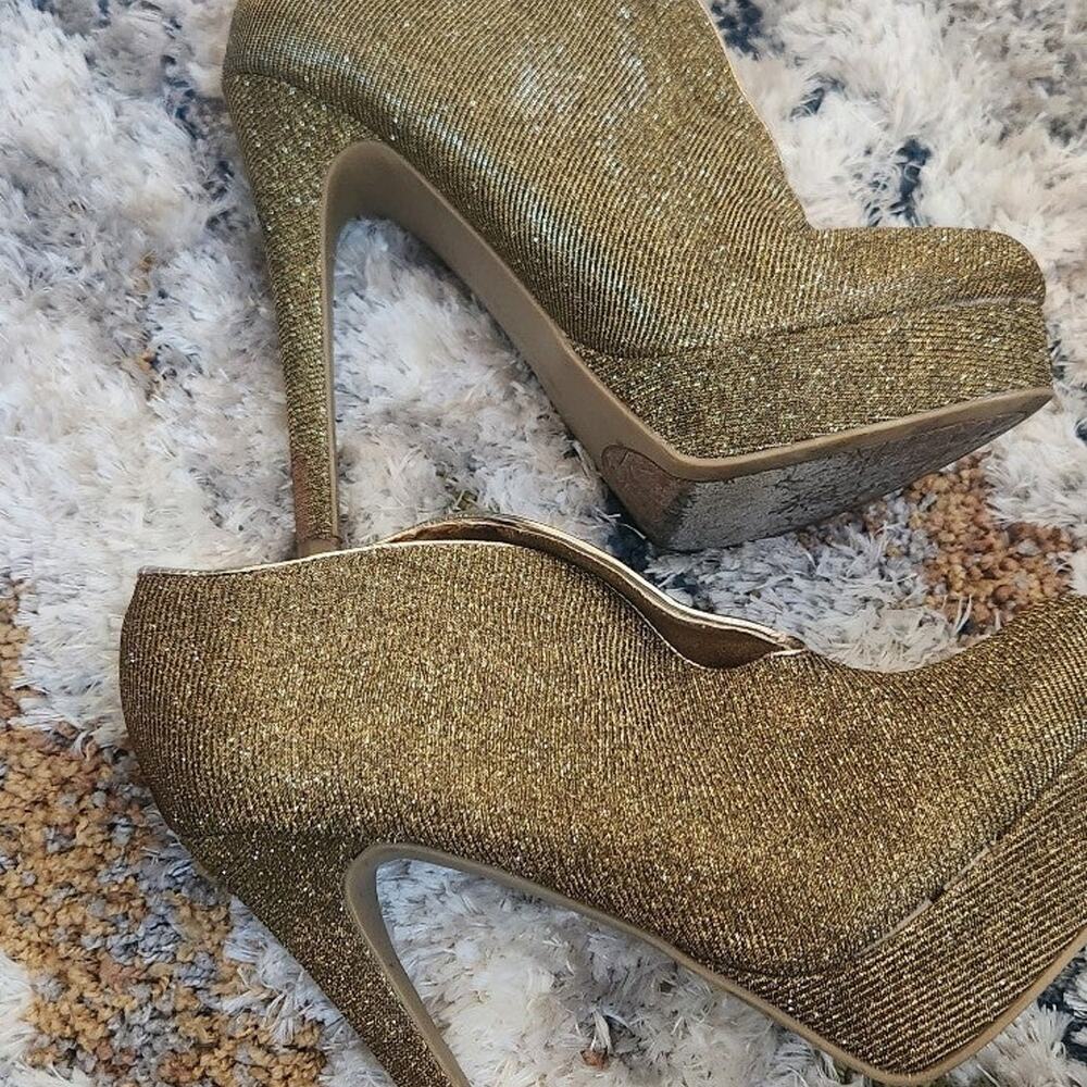 Chinese Laundry Gold Heels